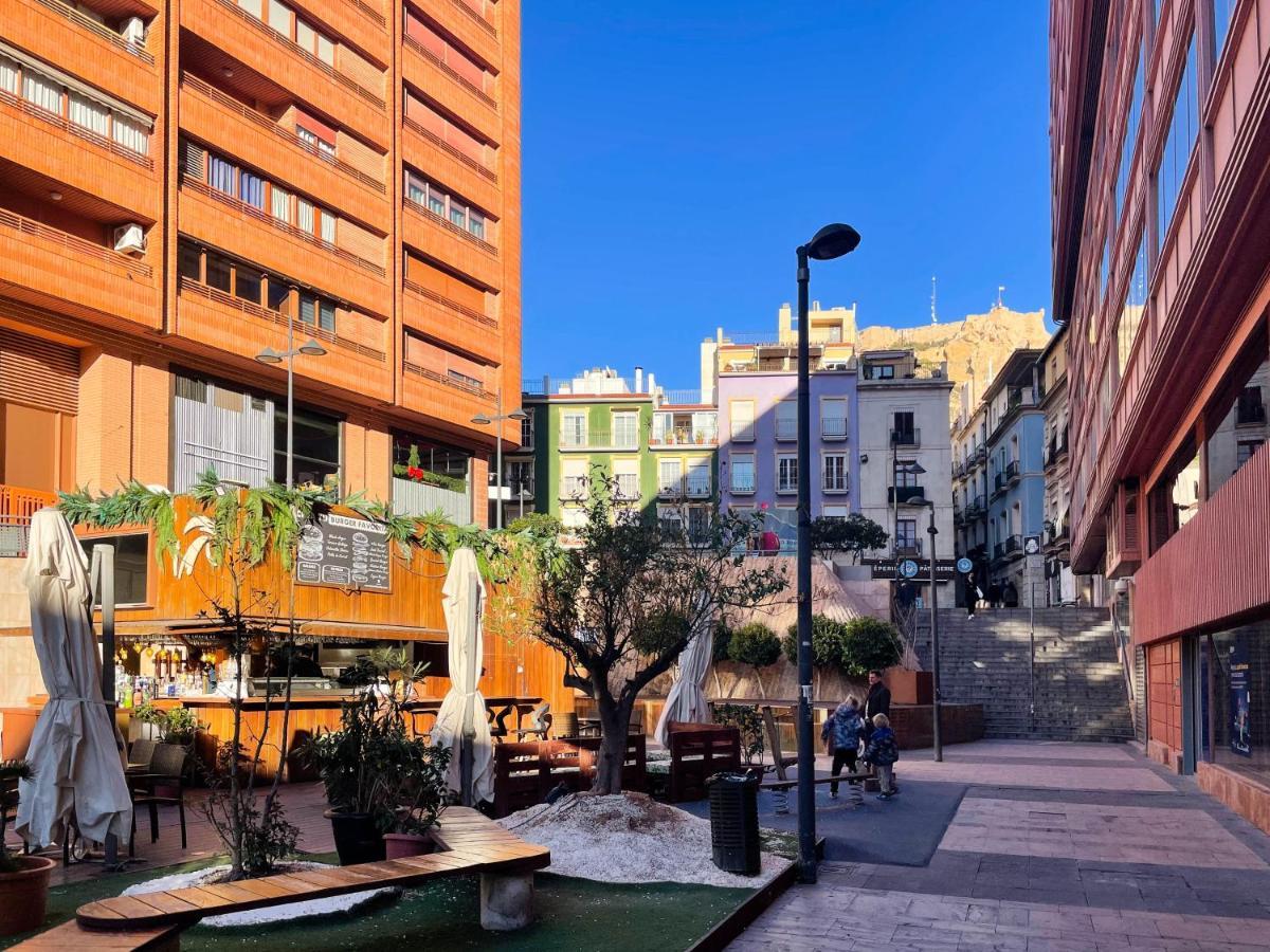 Amplio Apartamento En Pleno Corazon De 阿利坎特 外观 照片