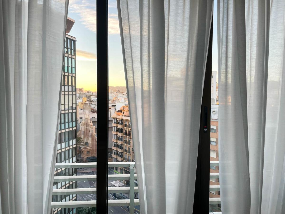 Amplio Apartamento En Pleno Corazon De 阿利坎特 外观 照片