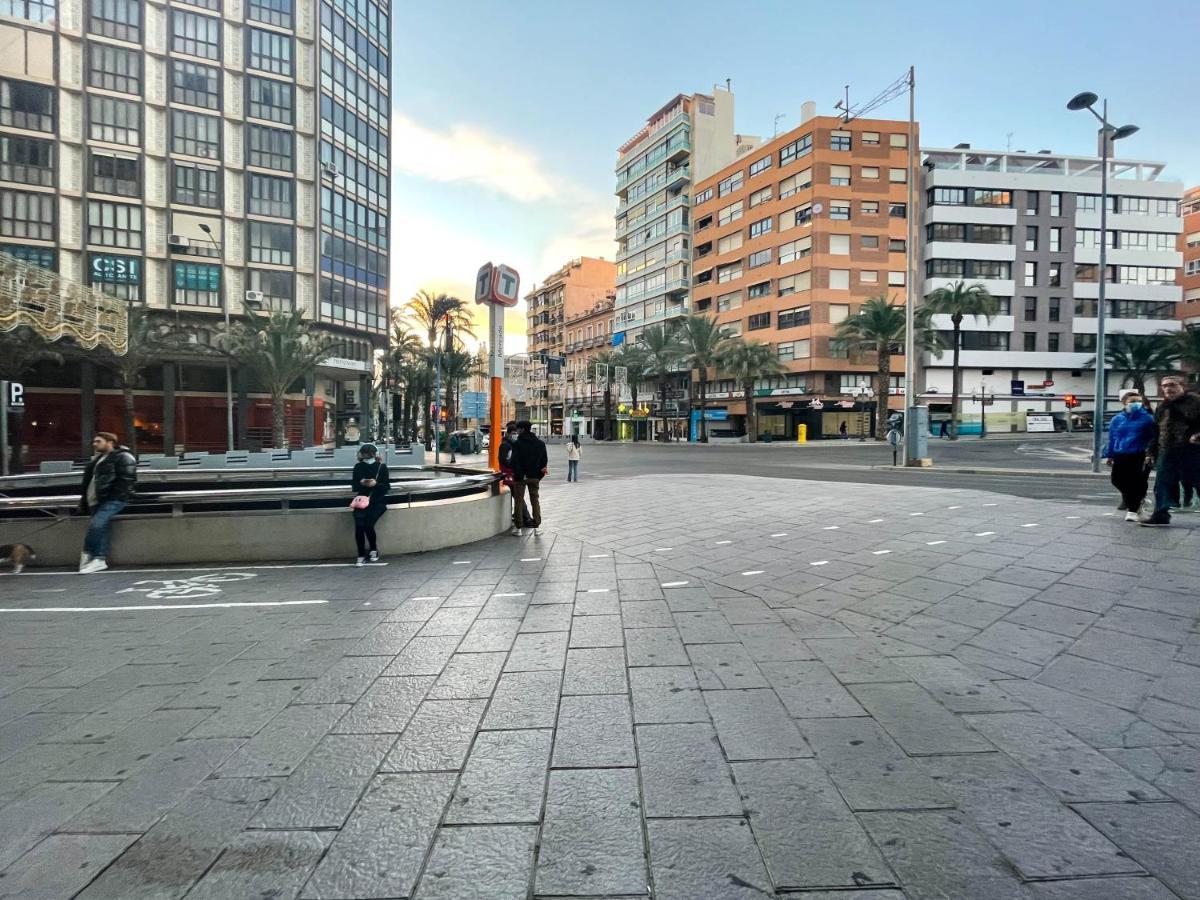 Amplio Apartamento En Pleno Corazon De 阿利坎特 外观 照片